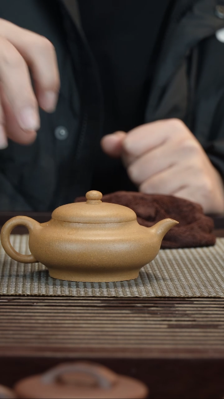【闪购商品】紫砂茶壶黄金段高虚扁