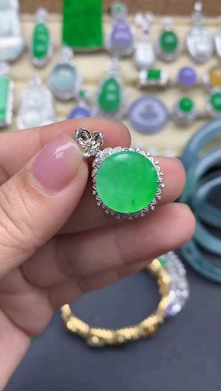 【闪购商品】翡翠颈饰18K金镶嵌381-中国好珍宝