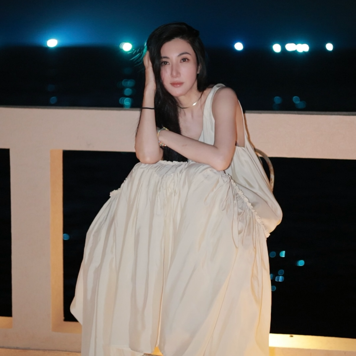 【壁虎姐】GECKO2025夏季新款 杏色小U领温柔素雅无袖宽松连衣裙