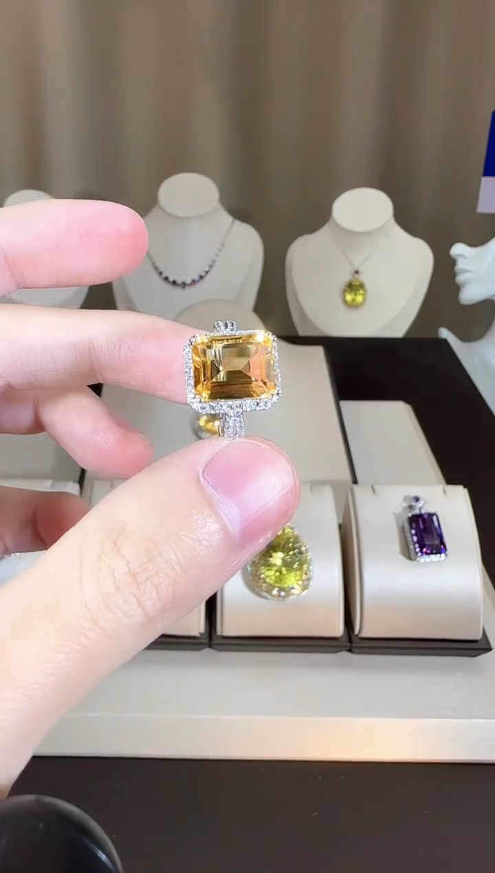 【闪购商品】黄晶戒指银S925镶嵌12*10mm精致款