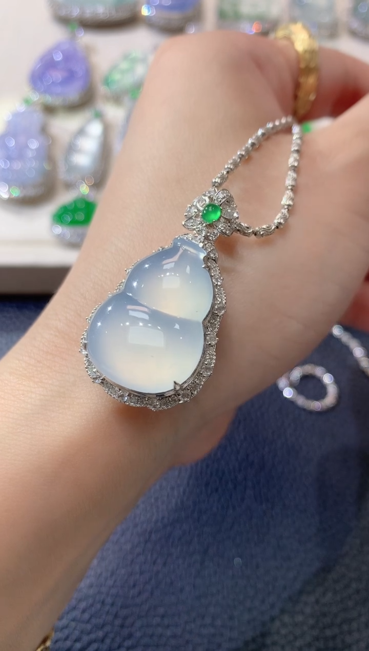 【闪购商品】翡翠吊坠(不含链)18K金镶嵌C1