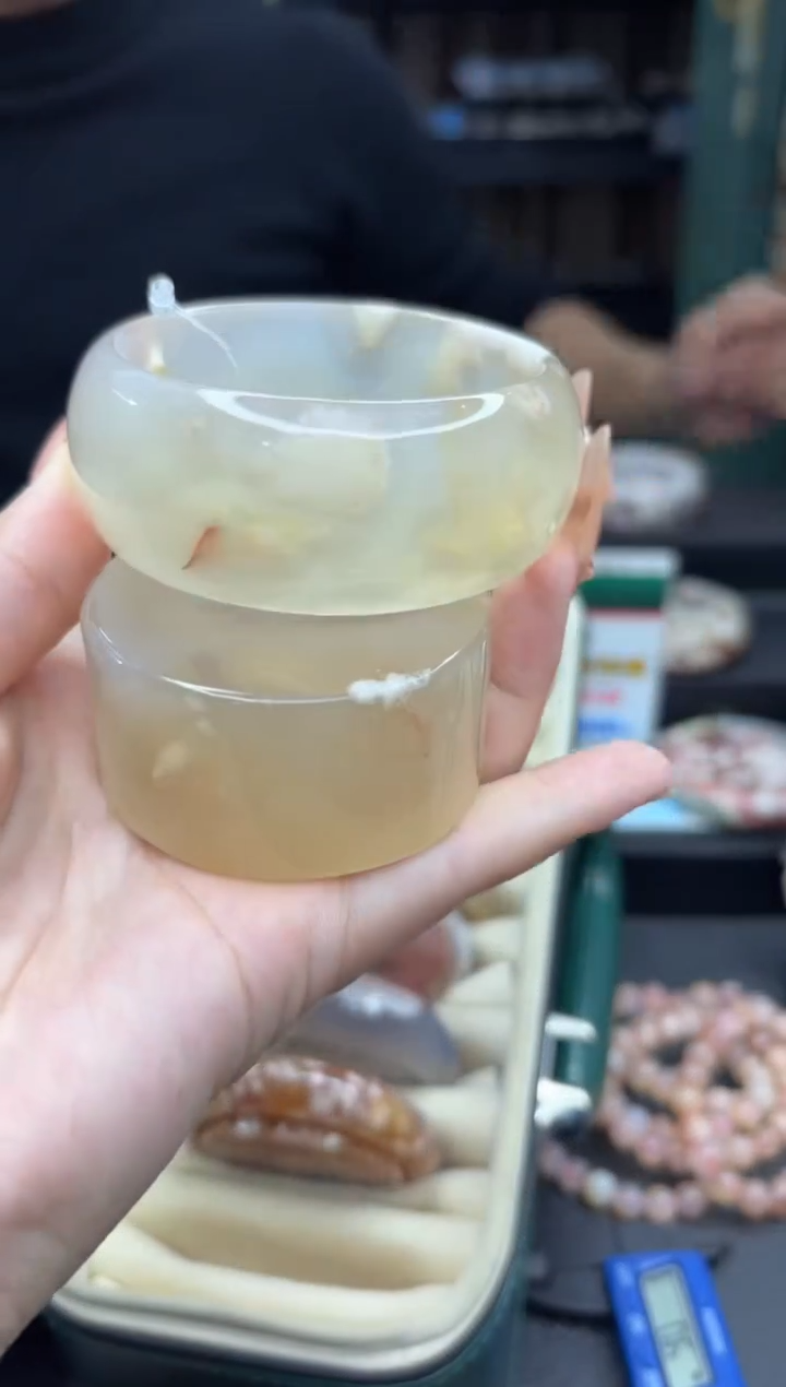 【闪购商品】石英质玉手镯未镶嵌2008（59圈赠送镯心）