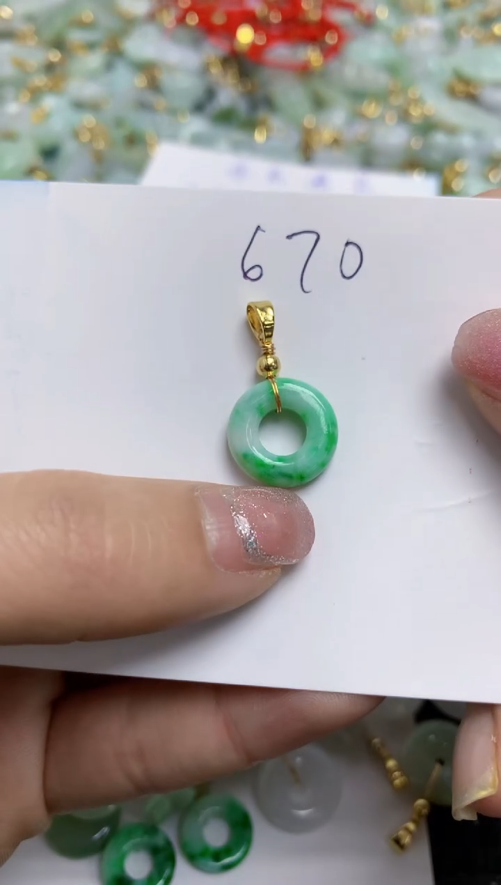 【闪购商品】翡翠颈饰合金天然翡翠A货