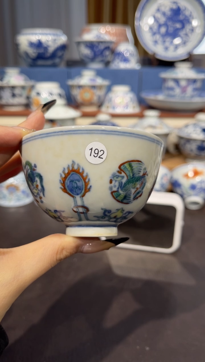 【闪购商品】杯192斗彩团凤鸡心杯微瑕