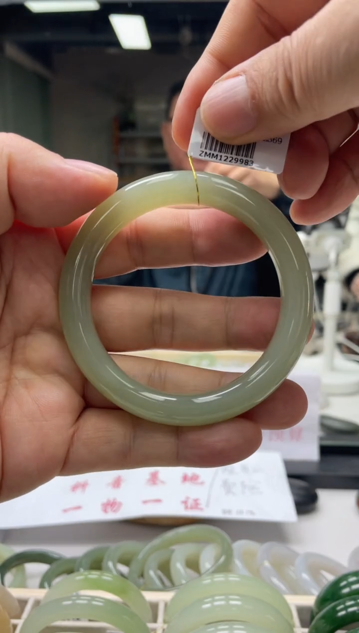 【闪购商品】和田玉手镯未镶嵌编码9983 圈口59-60