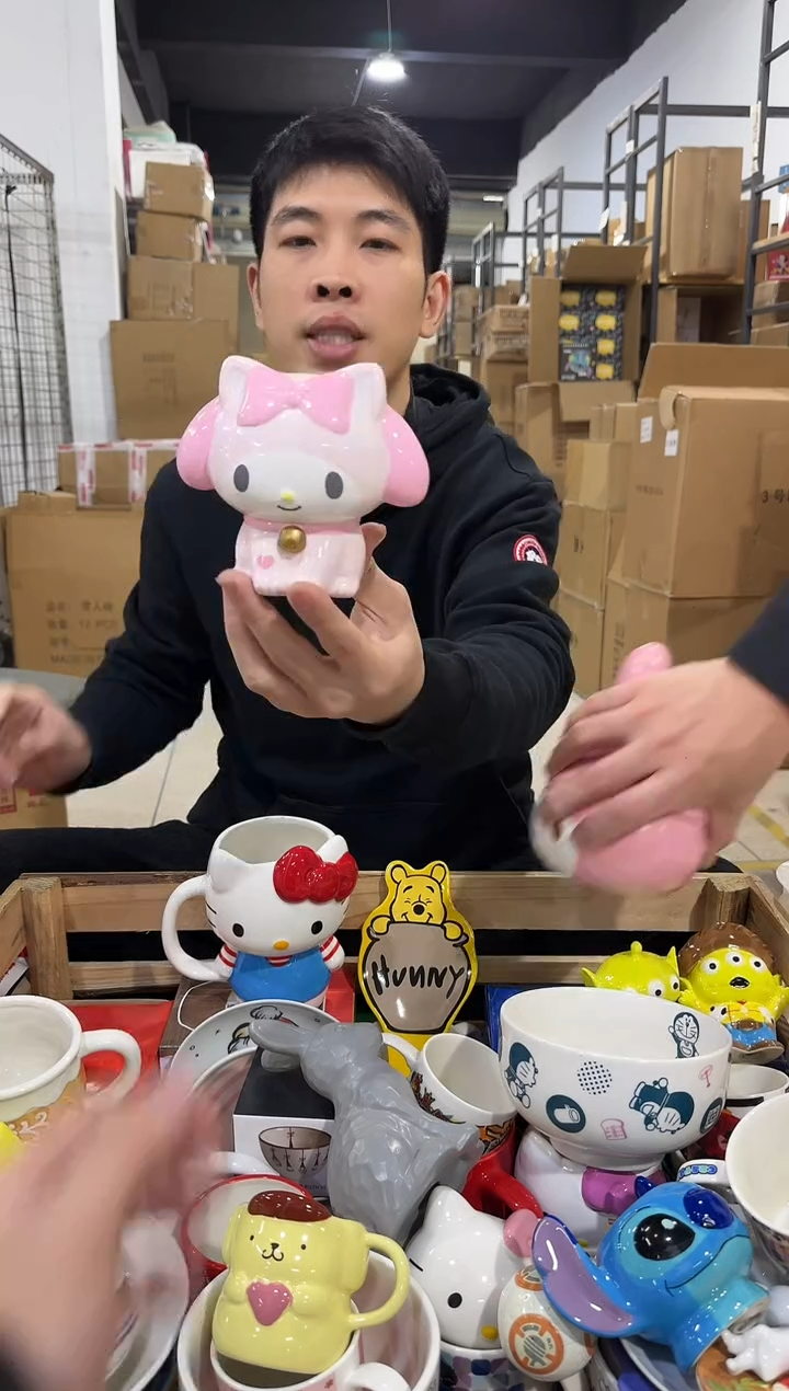 瓷片美乐蒂蹲坐钱罐