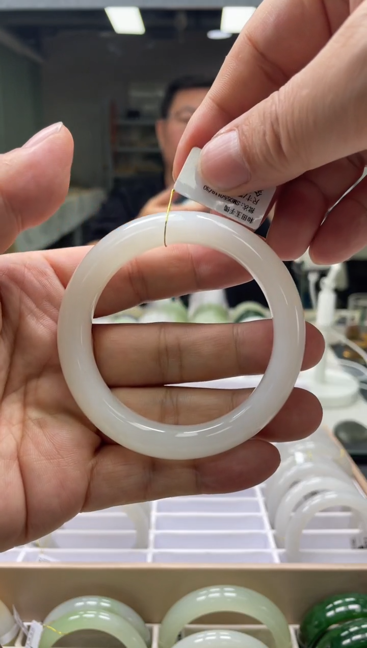 【闪购商品】和田玉手镯未镶嵌57-58圈口1295