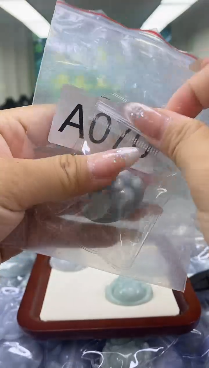 翡翠未镶嵌颈饰静*a070