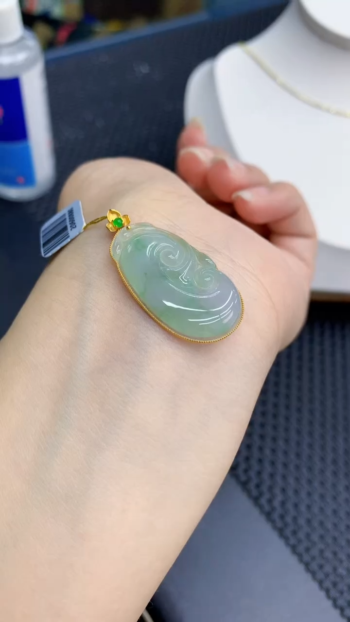 【闪购商品】翡翠颈饰18K金镶嵌            8