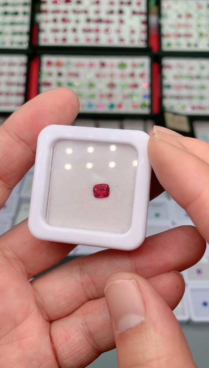 【闪购商品】尖晶石裸石未镶嵌0.81ct绝地