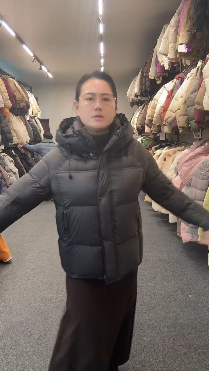 艾雨衣尚一秒闪购羽绒服