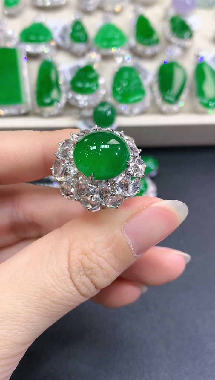 【闪购商品】翡翠戒指18K金镶嵌m48     