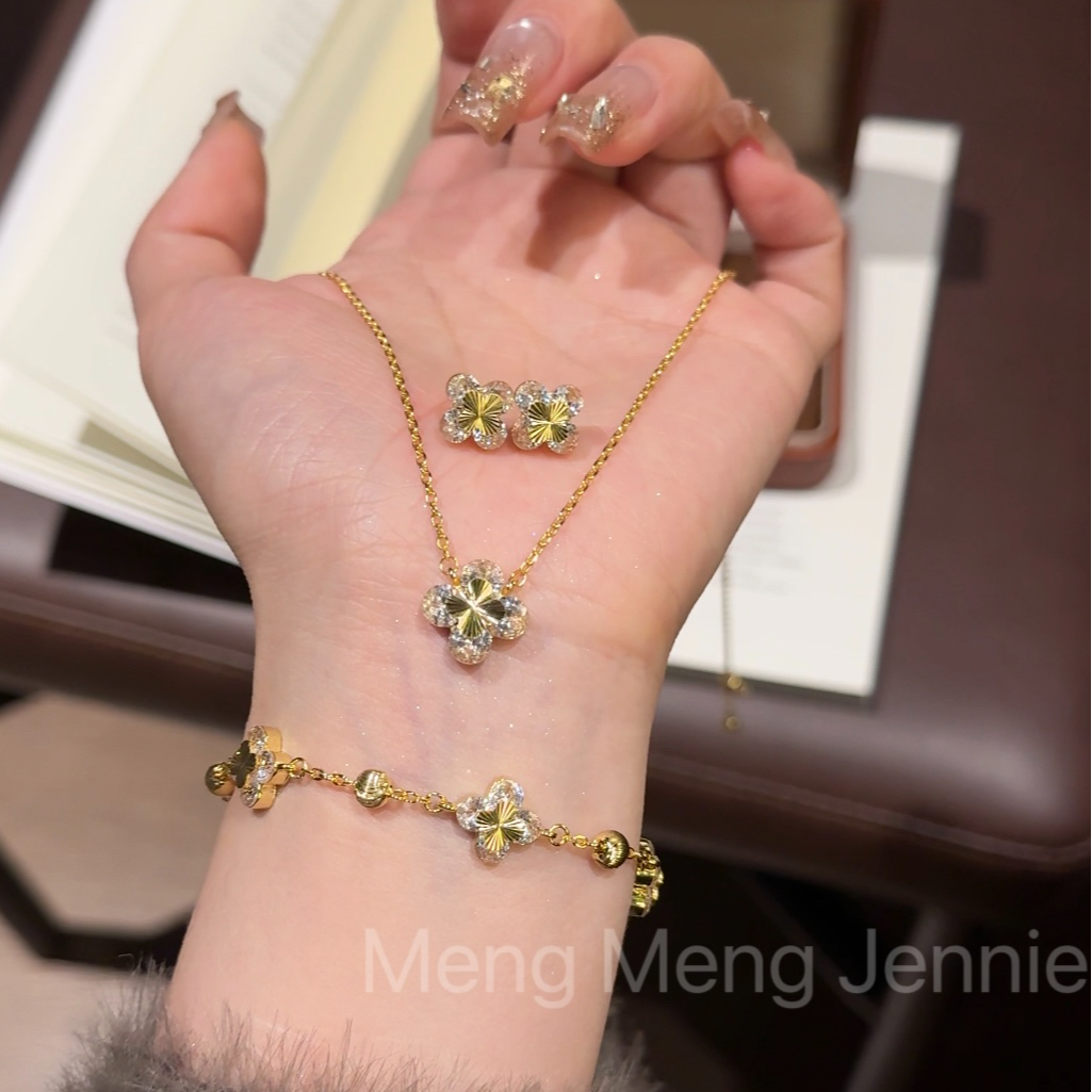 【梦梦饰品】轻奢金色四叶花手链甜美精致千金感百搭1709