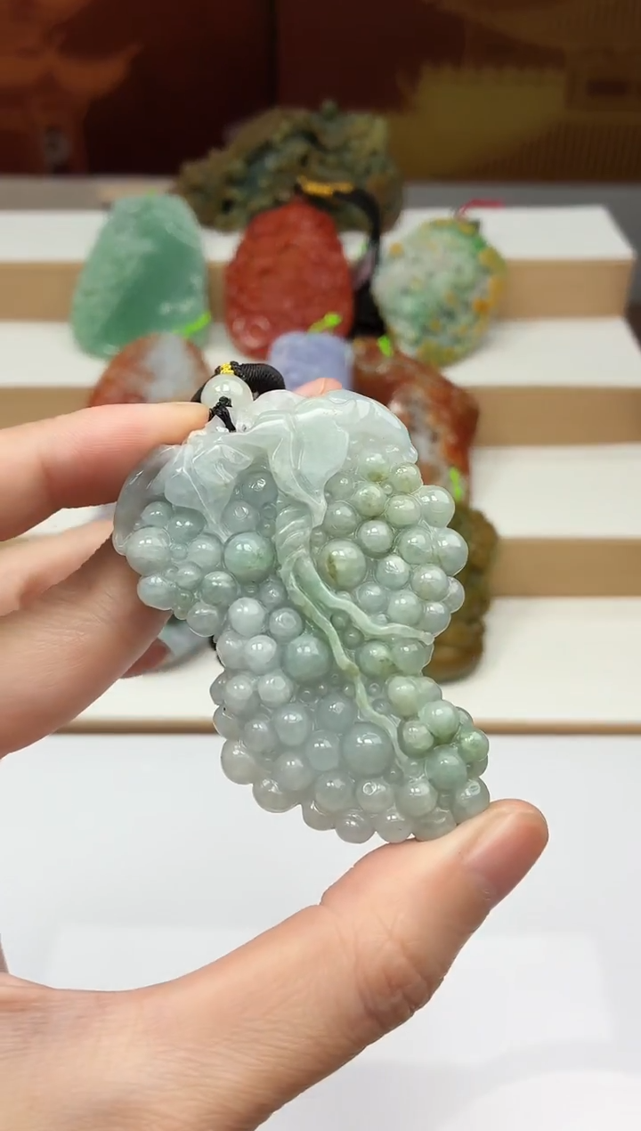 颈饰未镶嵌翡翠牌子