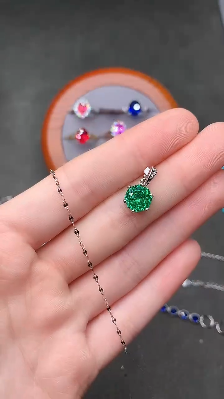 【闪购商品】透辉石吊坠银S925镶嵌.....