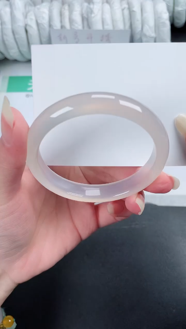 【闪购商品】石英质玉手镯未镶嵌103-58