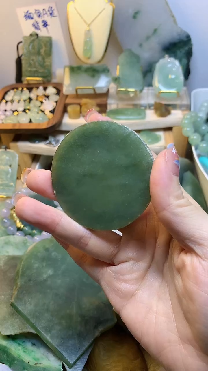 未镶嵌挂件翡翠缅甸A货翡翠,没有运费险,有纹有裂