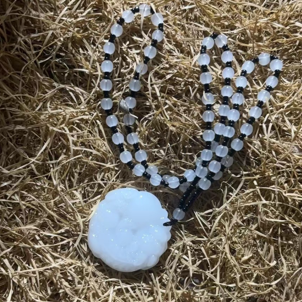 1个白色小玉摆件链接