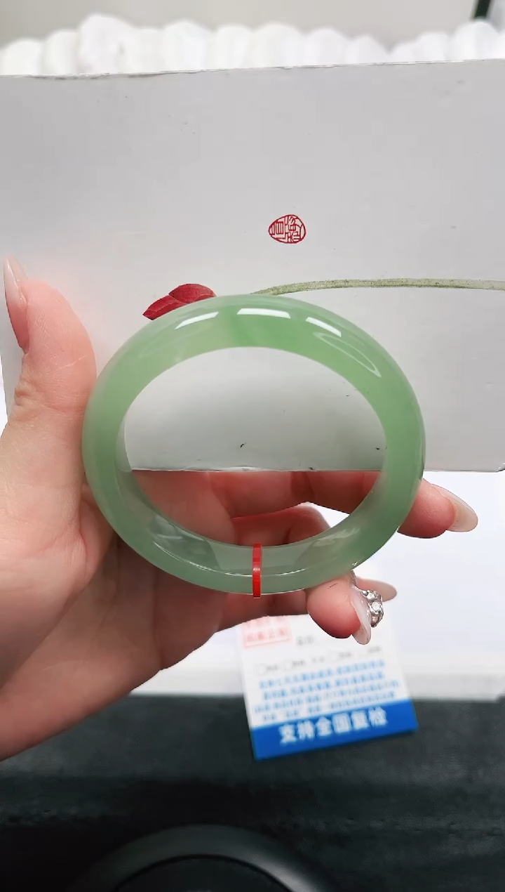 【闪购商品】石英质玉手镯未镶嵌50-57