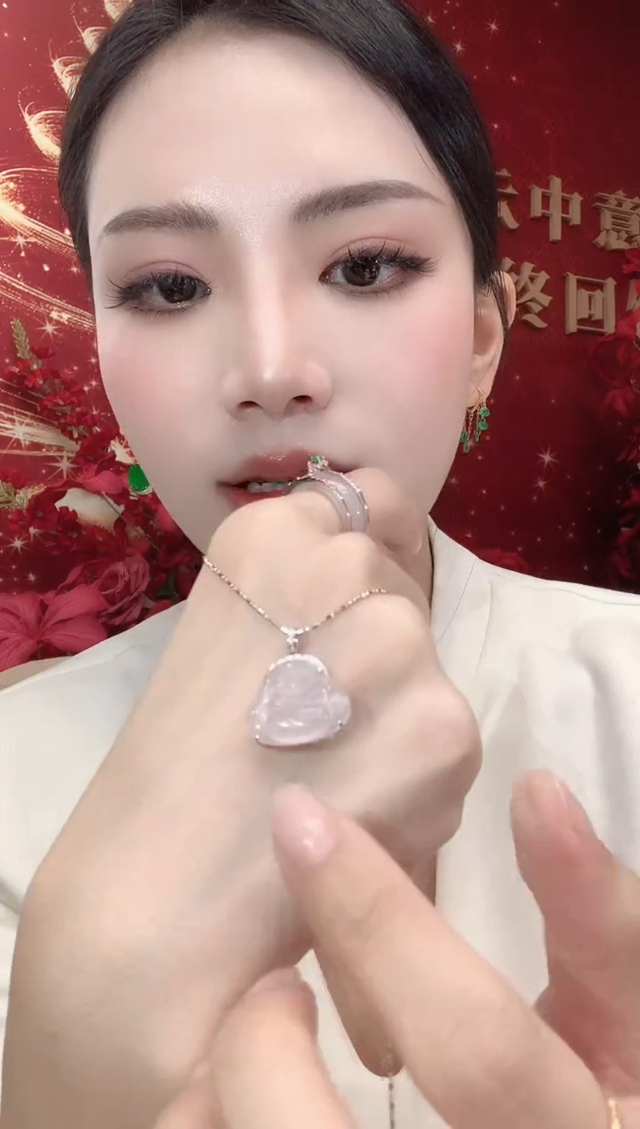 吊坠(不含链)18K金镶嵌翡翠A10 多样性发一件