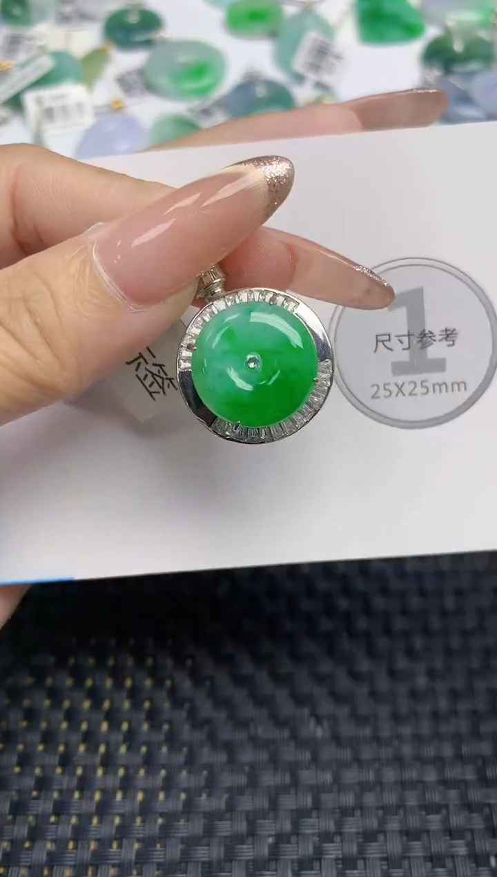 颈饰未镶嵌翡翠c***y天然缅甸A货翡翠百元以上9元证书费自理