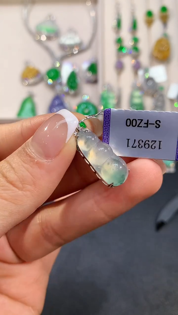 【闪购商品】翡翠吊坠(不含链)18K金镶嵌YS129371