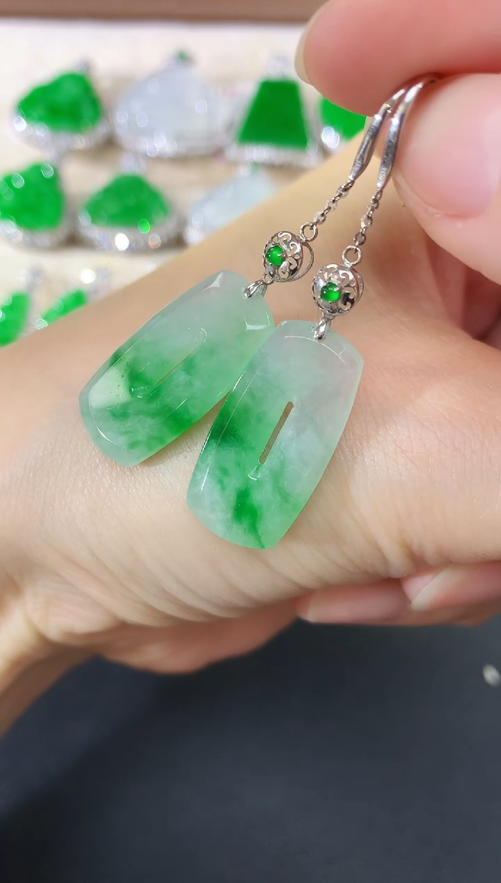 18K金镶嵌翡翠耳饰30|2980