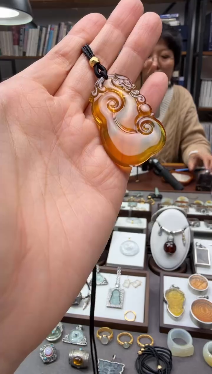 琥珀颈饰未镶嵌龙如意吊坠