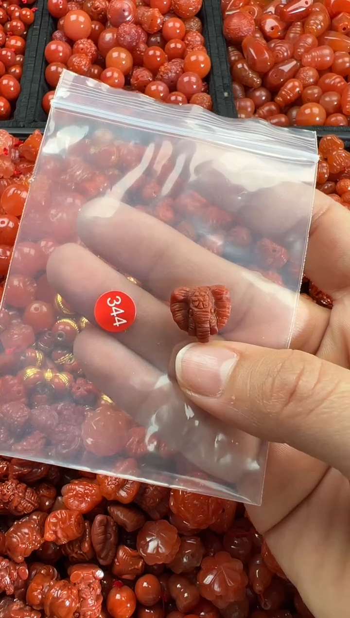 【闪购商品】南红玛瑙颈饰未镶嵌1