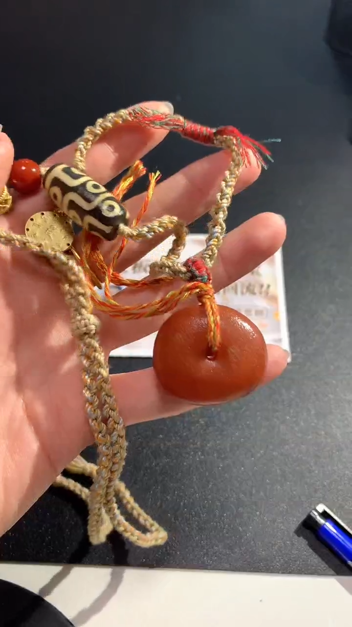 【闪购商品】蜜蜡裸石未镶嵌平安扣不退不换|388+0