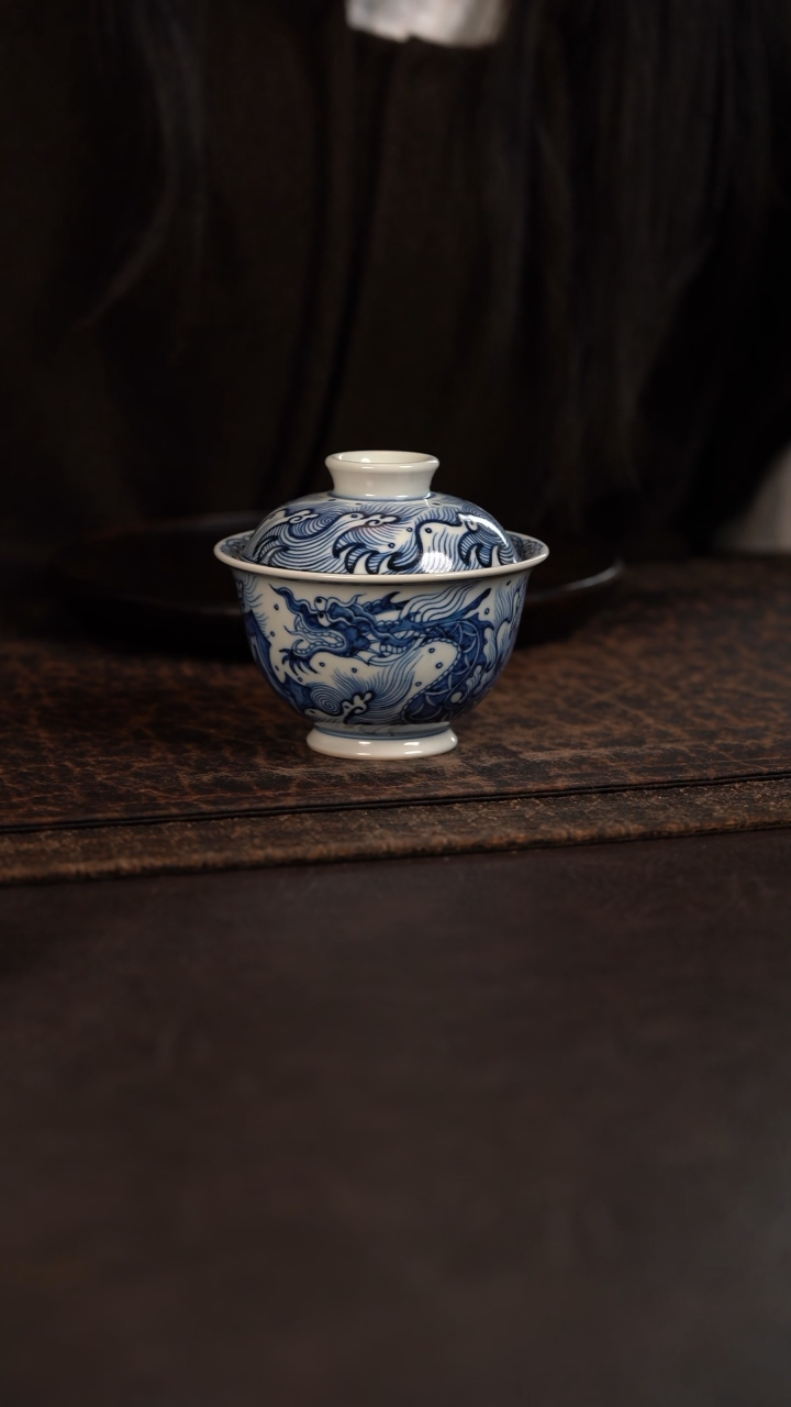 【闪购商品】杯赏君海水龙纹元宝盖碗