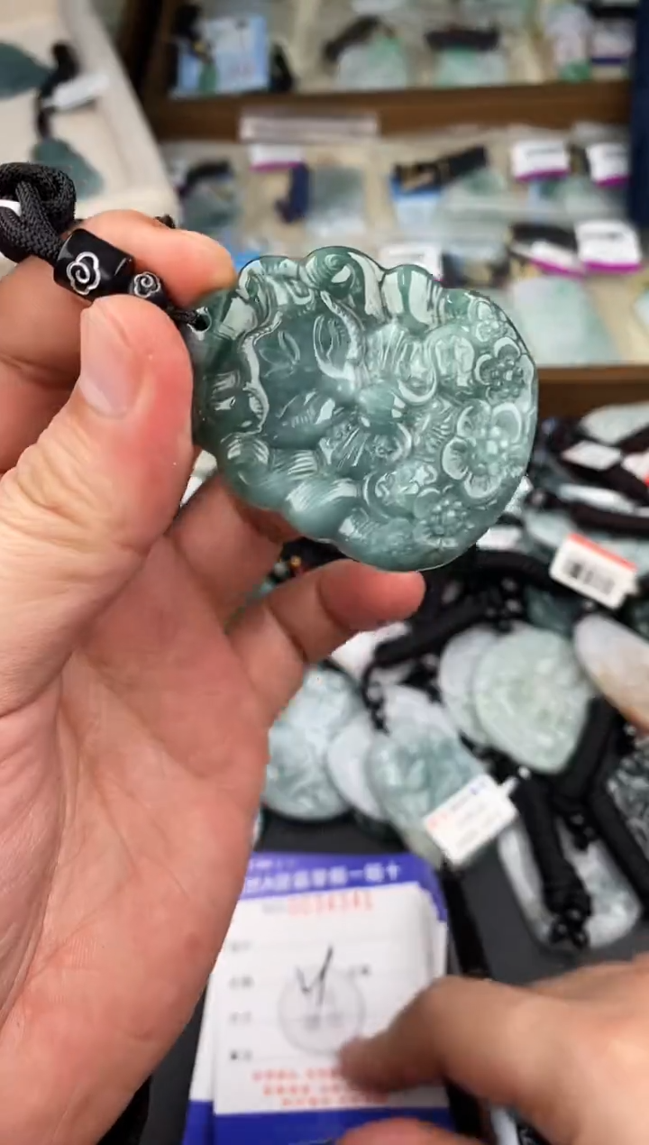 【闪购商品】翡翠颈饰未镶嵌  天然翡翠，一物一图