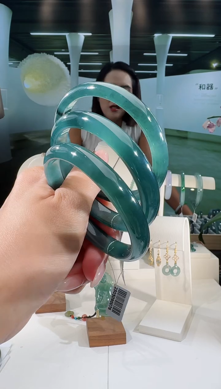翡翠手镯未镶嵌圈口可选多样性发一