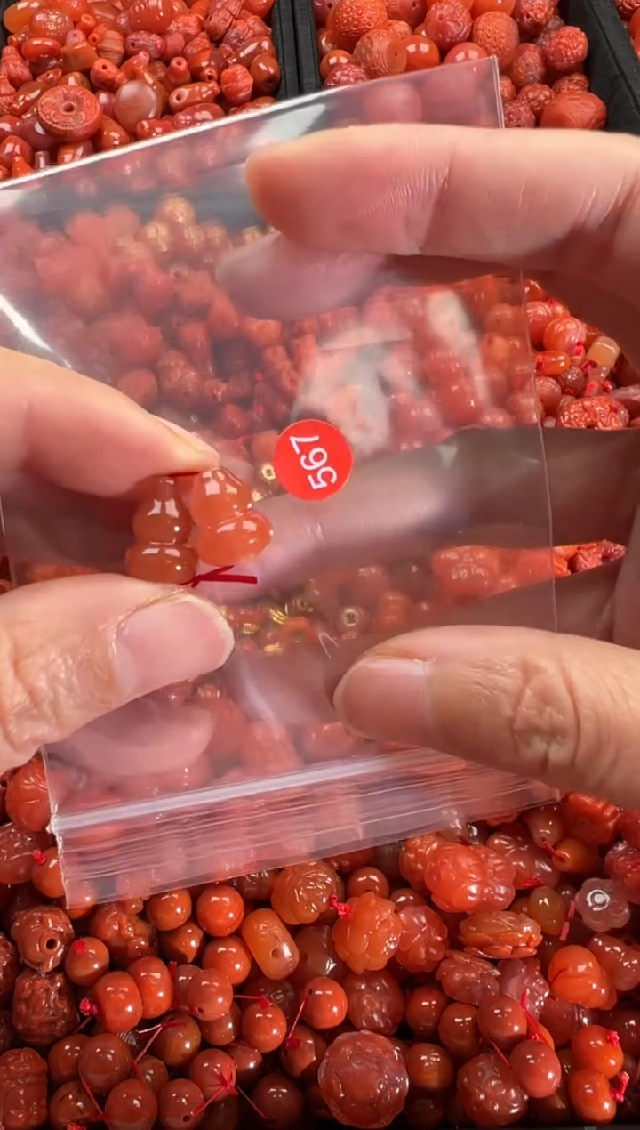 【闪购商品】南红玛瑙颈饰未镶嵌1