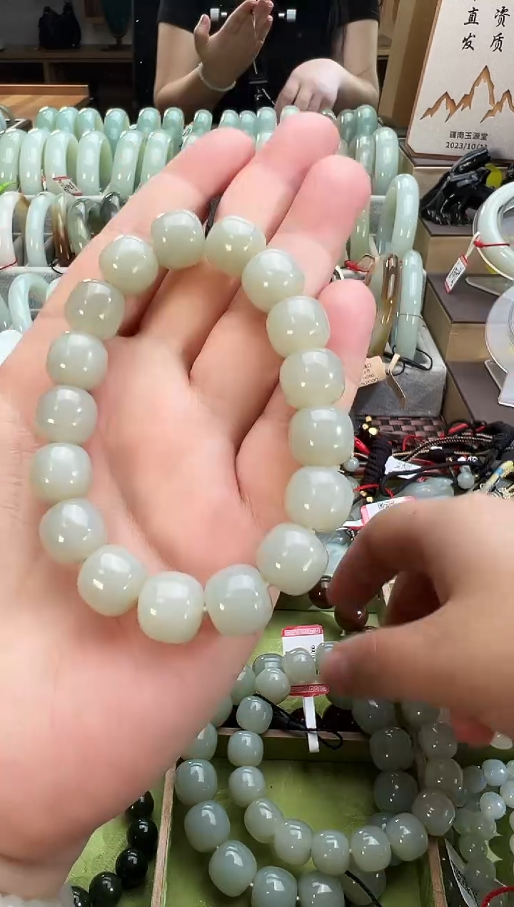 未镶嵌手串和田玉且末料青白玉老型珠手串卡11*12