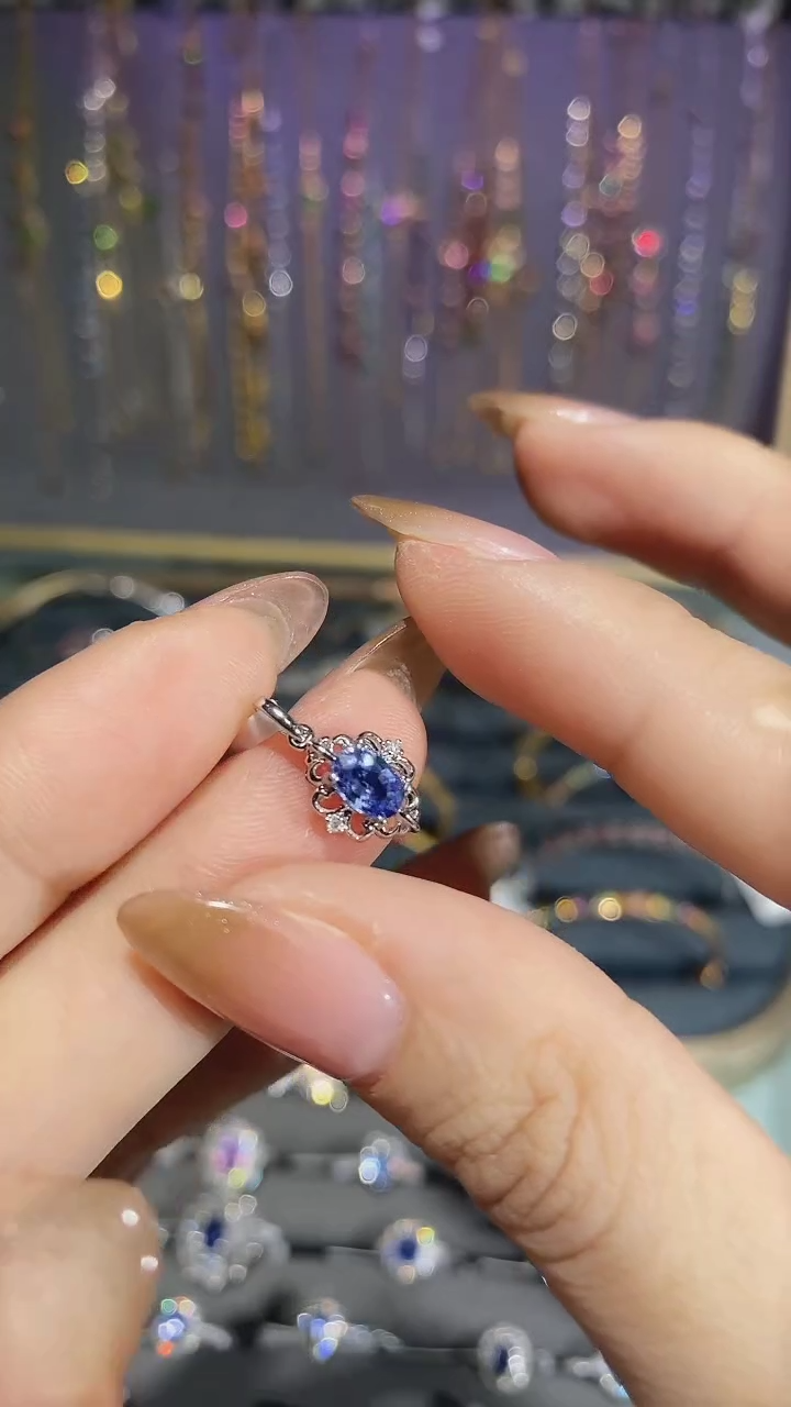 【闪购商品】蓝宝石颈饰18K金镶嵌吊坠