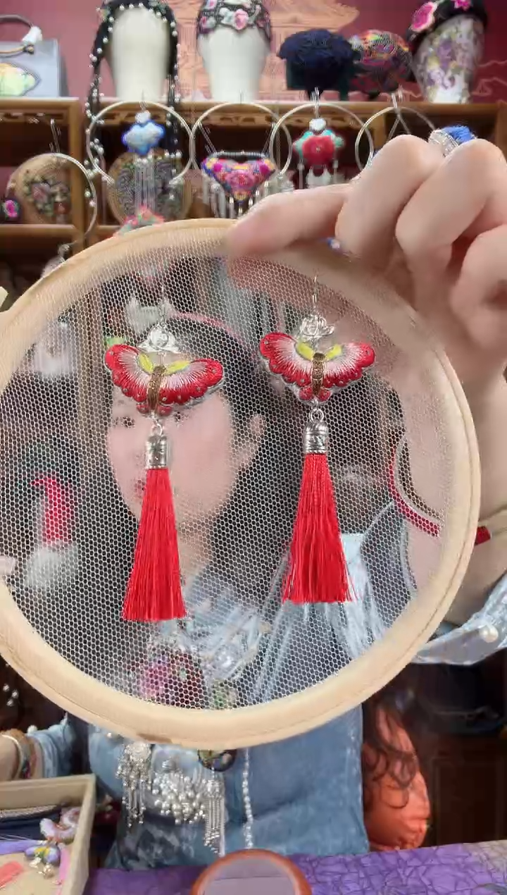 刺绣耳环92甜甜家