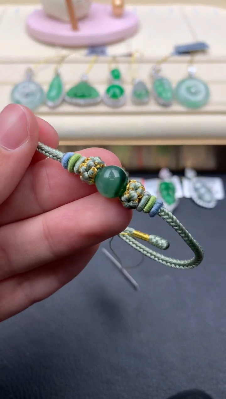 【闪购商品】翡翠颈饰未镶嵌A664....