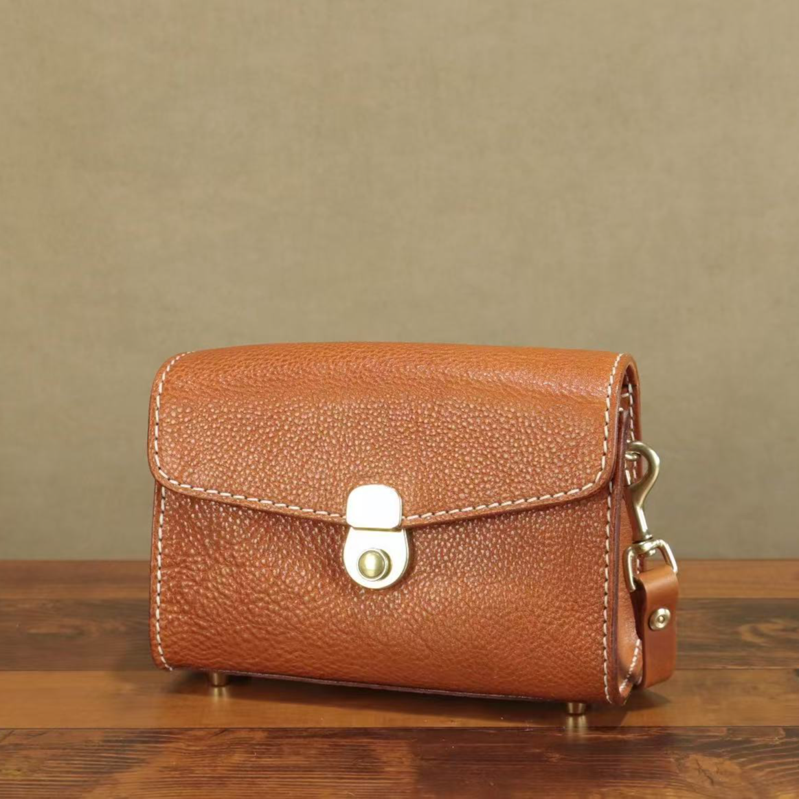 头层厚植鞣牛皮真皮女士百搭多隔层单肩斜挎简约复古风琴包包