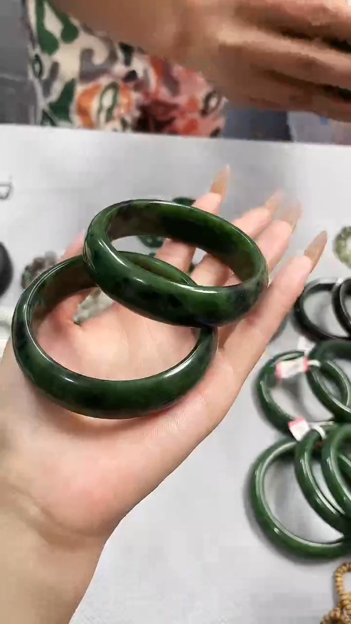 和田玉（糖玉）手镯未镶嵌天然和田玉轮胎手镯拍一发一多样性发其一
