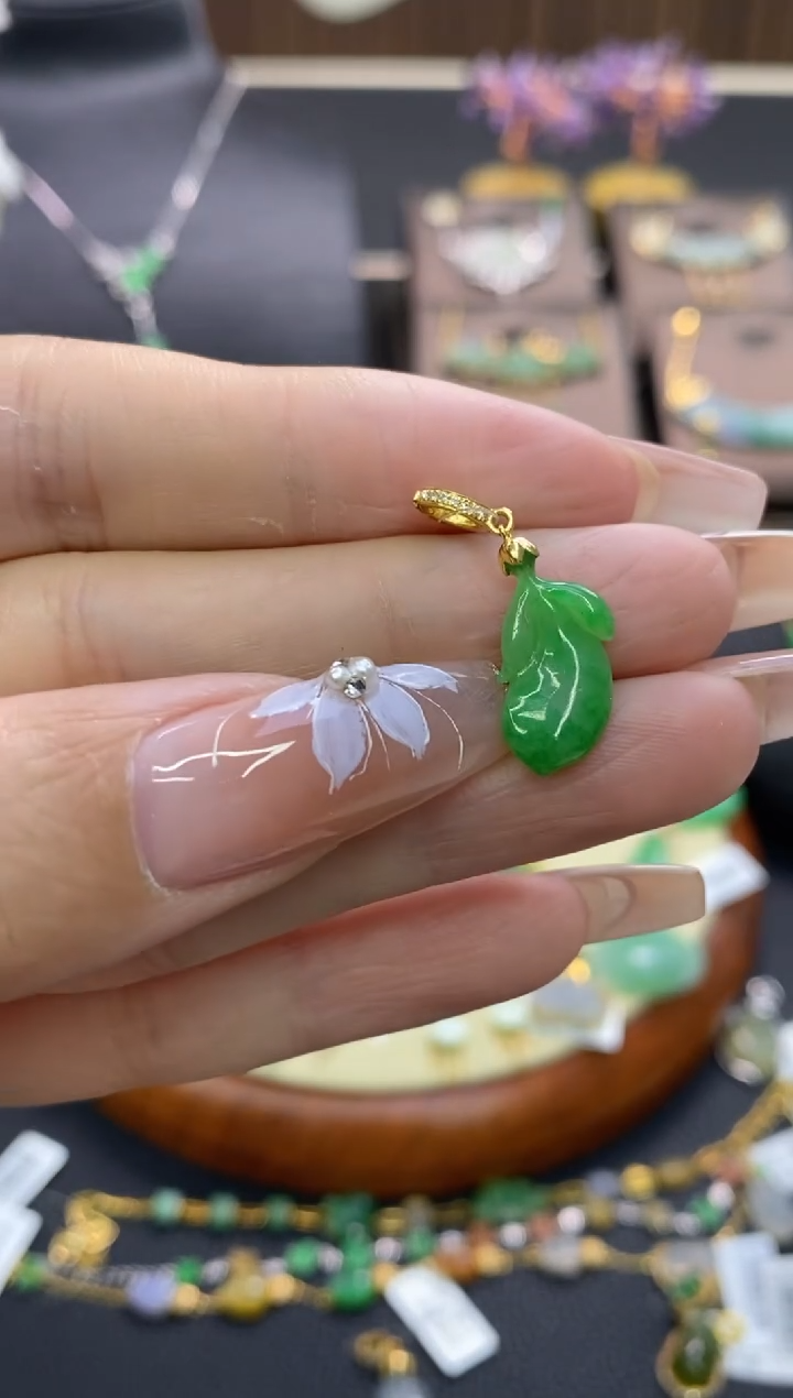 【闪购商品】翡翠颈饰18K金镶嵌净货15885