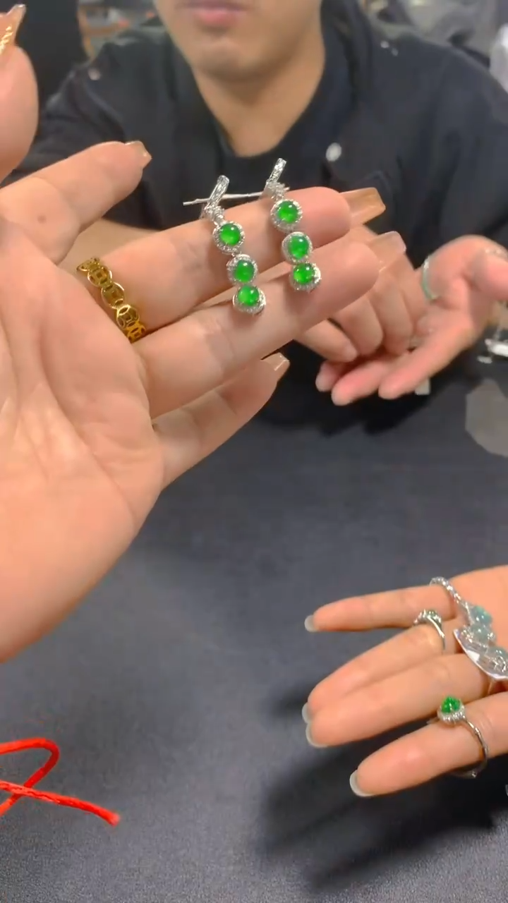 【闪购商品】翡翠耳饰未镶嵌0565201895多样性发一