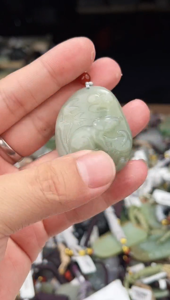 颈饰未镶嵌和田玉1