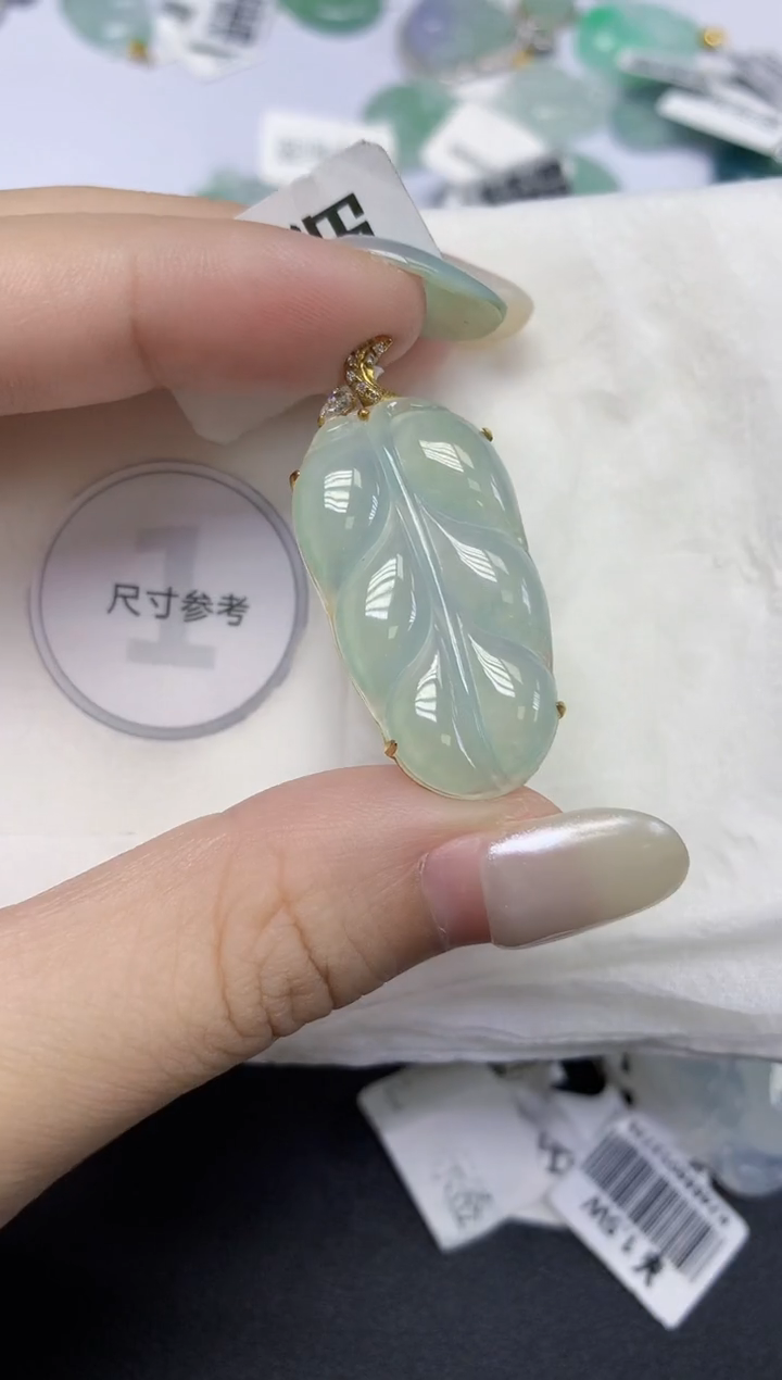 翡翠18K金镶嵌颈饰天然缅甸翡翠A货百元以上9元证书费自理