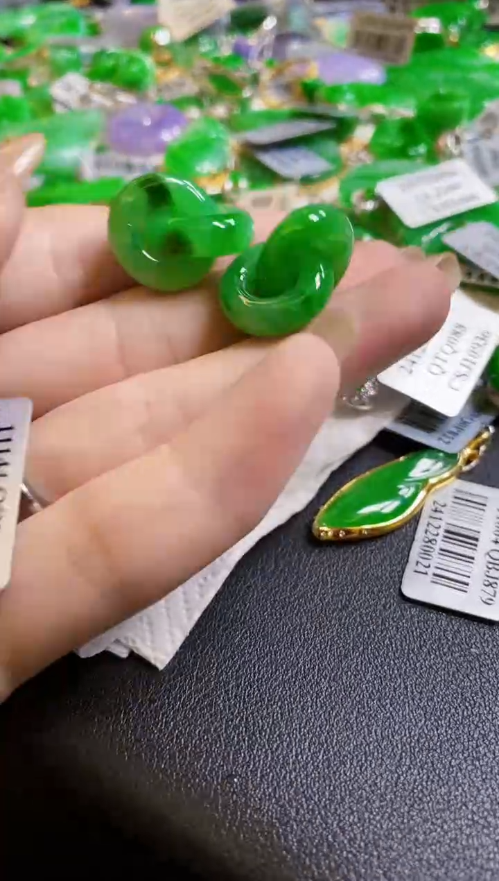 【闪购商品】翡翠颈饰未镶嵌耳饰