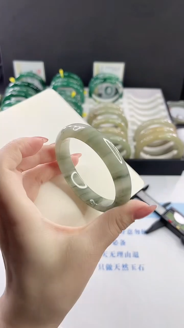 未镶嵌手镯石英质玉多样性发货V59