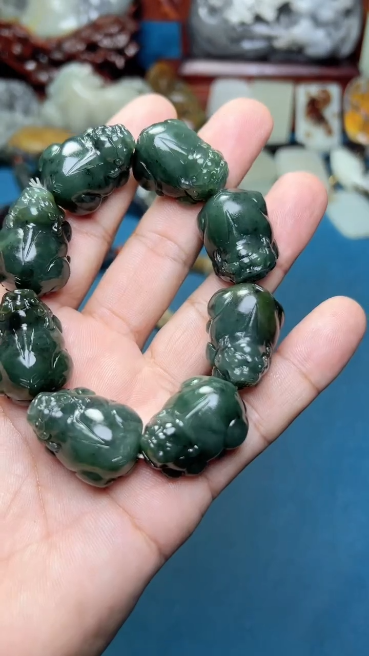 和田玉未镶嵌挂件.