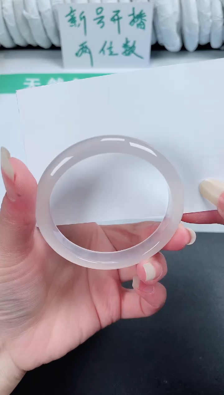 【闪购商品】石英质玉手镯未镶嵌235-54.8