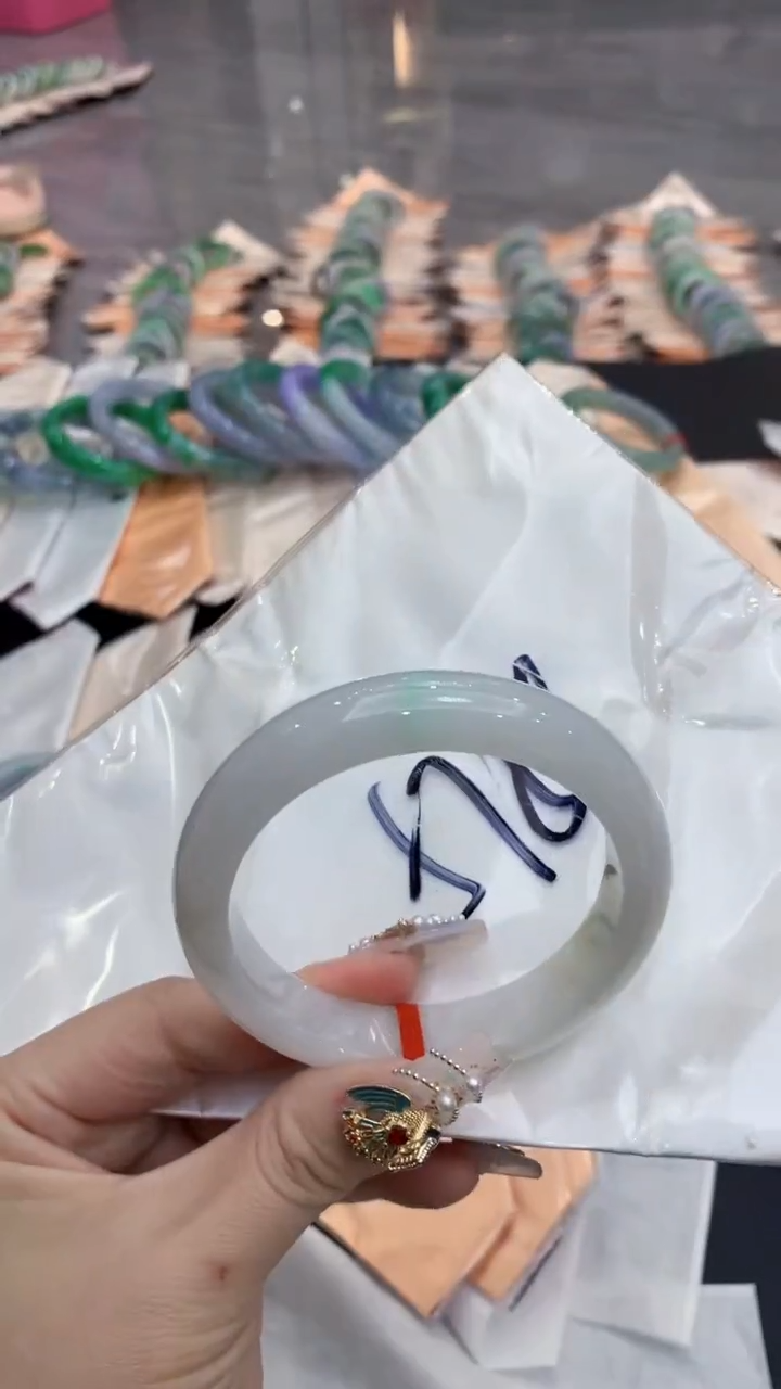 【闪购商品】翡翠手镯未镶嵌0867525051