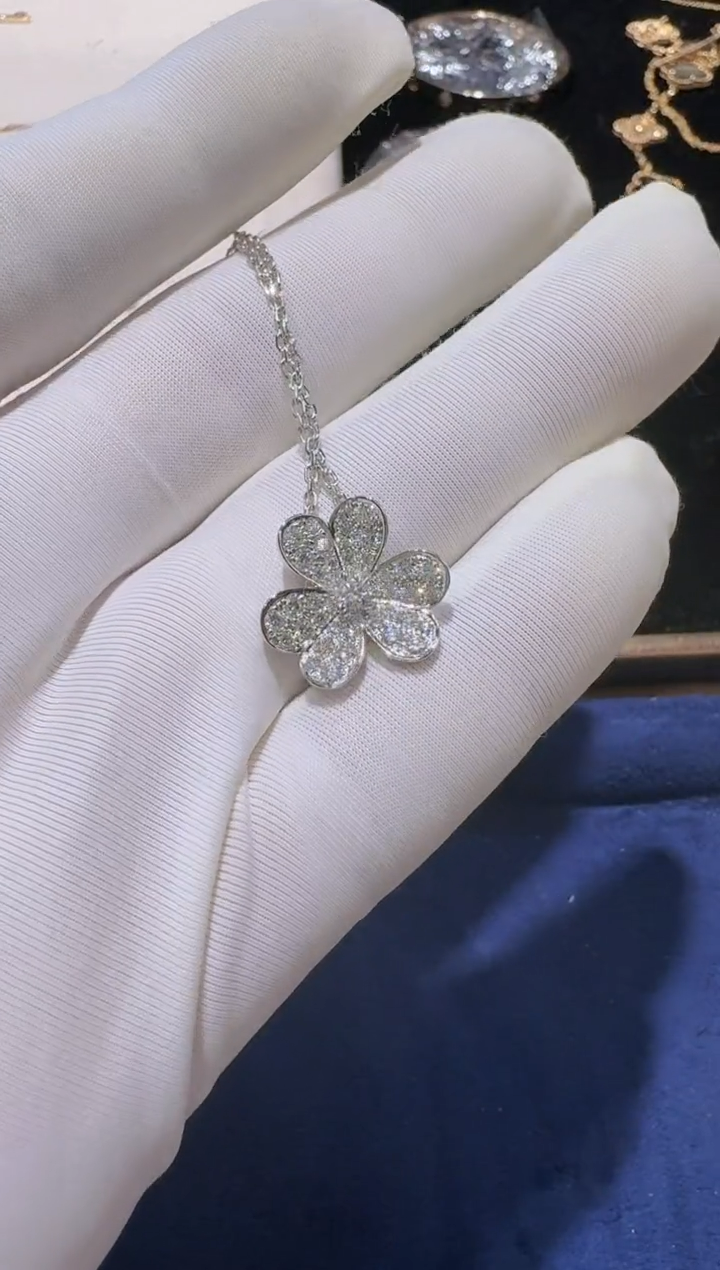 【闪购商品】钻石颈饰18K金镶嵌项链